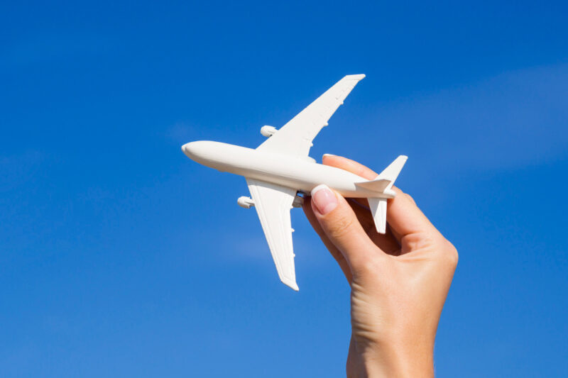 LATAM consegue que HOTMILHAS seja PROIBIDA de negociar pontos do LATAM PASS.